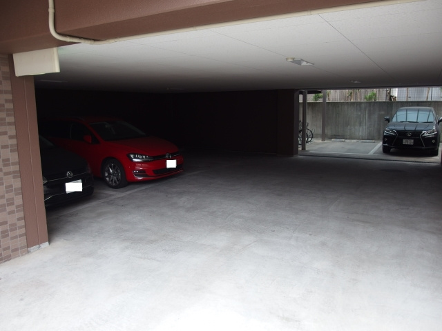 ソフィア東町の駐車場