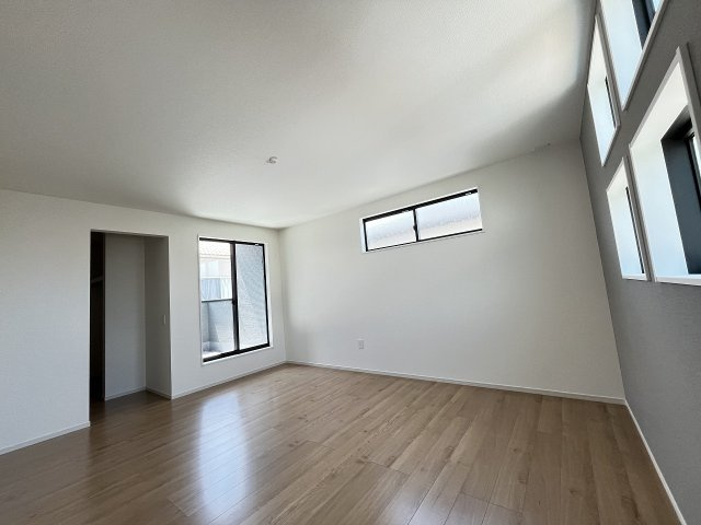 【寝室】 | 春日市須玖南7丁目1期　2号棟（全3棟）【仲介手数料無料・0円】 | 施工例。施工例は完成時と異なる場合があります。