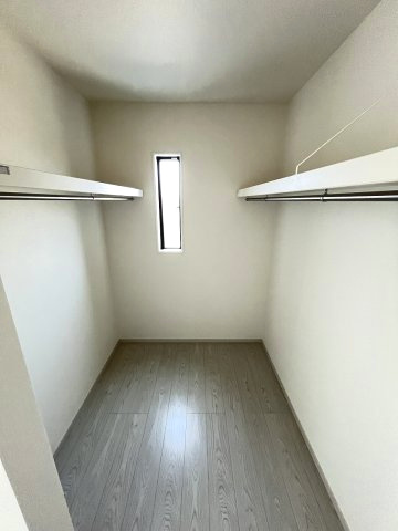 【収納】 | 春日市須玖南7丁目1期　2号棟（全3棟）【仲介手数料無料・0円】 | 現地写真。ウォークインクローゼットです。