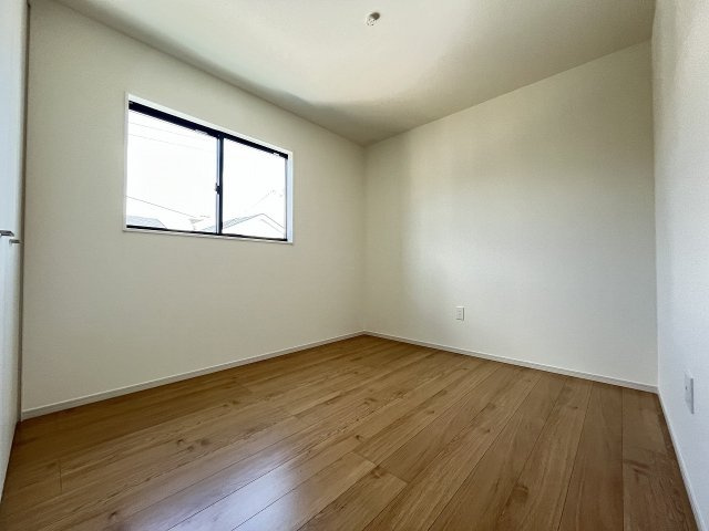 【子供部屋】 | 春日市須玖南7丁目1期　2号棟（全3棟）【仲介手数料無料・0円】 | 施工例。施工例は完成時と異なる場合があります。