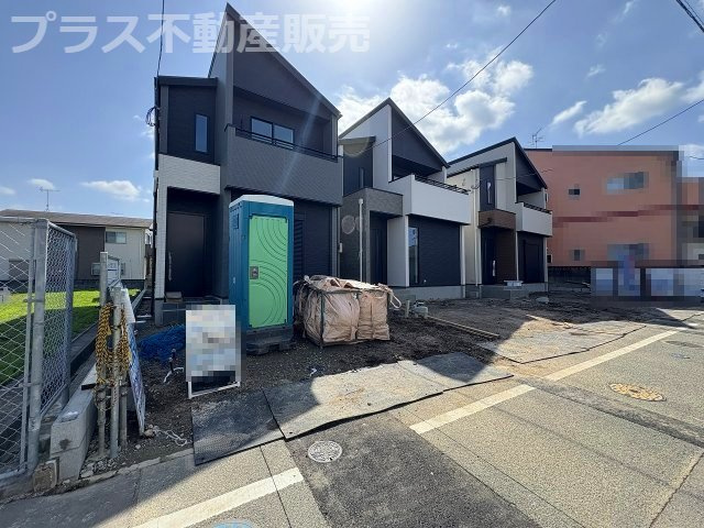 【外観】 | 春日市須玖南7丁目1期　2号棟（全3棟）【仲介手数料無料・0円】 | 現地写真。プラス不動産販売なら、現場の全ての棟をまとめてご見学頂けます。