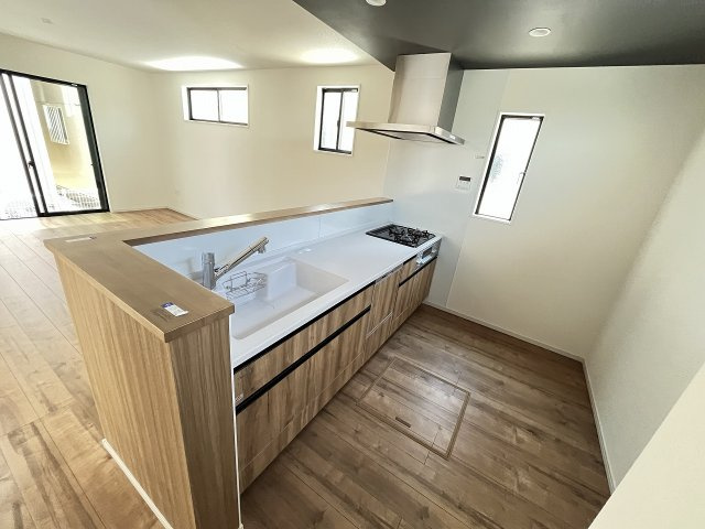 【キッチン】 | 春日市須玖南7丁目1期　2号棟（全3棟）【仲介手数料無料・0円】 | 施工例。施工例は完成時と異なる場合があります。