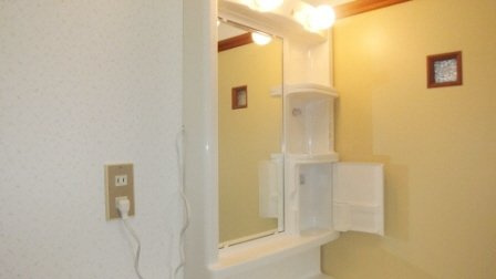 ヒカリコーポの洗面所|収納付きの洗面台☆