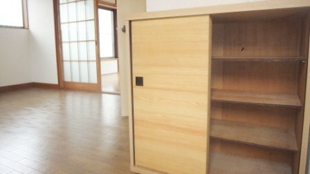 ヒカリコーポの玄関|下駄箱付いています☆