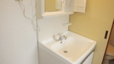 ヒカリコーポの洗面所|独立洗面台付♪