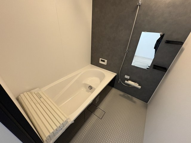 【内装】 | 春日市須玖南7丁目1期　3号棟（全3棟）【仲介手数料無料・0円】 | 施工例。浴室です。施工例は完成時と異なる場合があります。