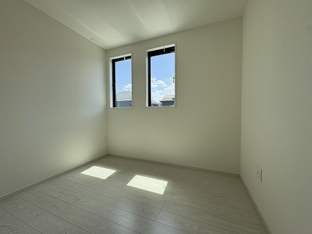 【子供部屋】 | 春日市須玖南7丁目1期　3号棟（全3棟）【仲介手数料無料・0円】 | 施工例。施工例は完成時と異なる場合があります。