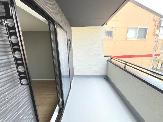【バルコニー】 | 春日市須玖南7丁目1期　3号棟（全3棟）【仲介手数料無料・0円】 | 施工例。施工例は完成時と異なる場合があります。