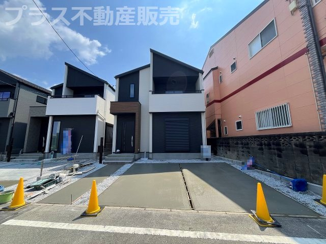 【外観】 | 春日市須玖南7丁目1期　3号棟（全3棟）【仲介手数料無料・0円】 | 現地写真。プラス不動産販売なら、現場の全ての棟をまとめてご見学頂けます。