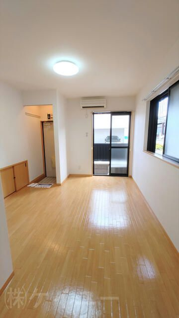 カリア－ｃａｒｅｅｒ－の居間・リビング