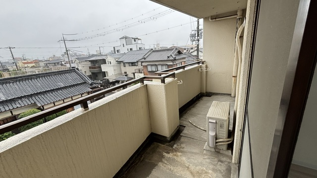 メゾンカルムのバルコニー|開放的で明るい空間を演出してくれるバルコニーです