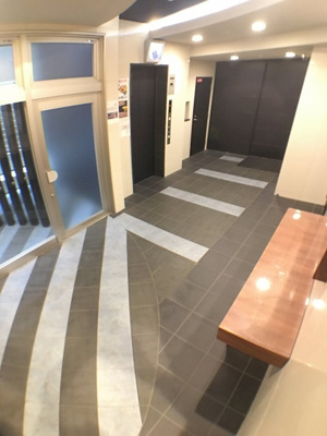 【エントランス】 | シャーメゾン神戸（旧ジェイキューブコウベ）