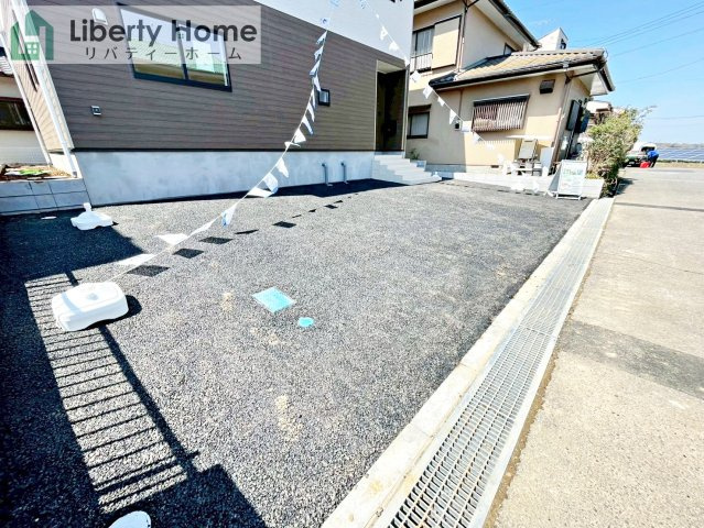 つくば市森の里第7　新築戸建の駐車場