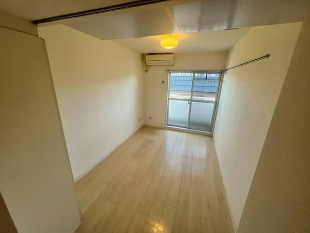 Ｒ　ＦＩＥＬＤＳ　ＧＹＯＴＯＫＵの居間・リビング