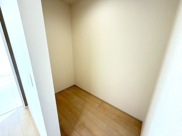 リーブルガーデンＳ前橋小坂子町　1号棟(平屋)の収納|ストレージルームです。扇風機やひな人形など季節物の収納にいかがでしょうか。