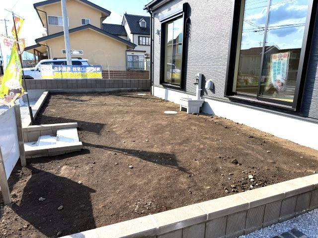 リーブルガーデンＳ前橋小坂子町　1号棟(平屋)の庭|広々した南庭付きなのでガーデニングや家庭菜園も楽しめます。