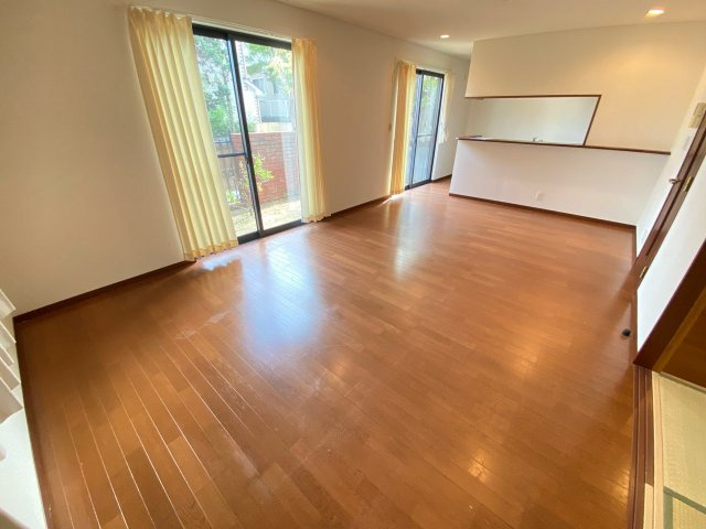 カウンターキッチン付きのリビングです！