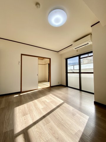 【洋室】 | パル・シャトー海南