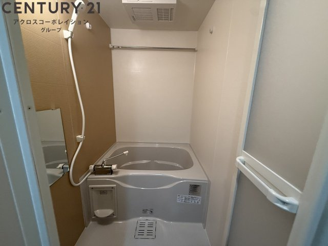 シンプルで機能的なユニットバスです！
