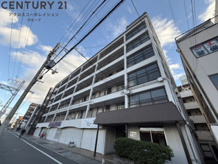 エレベータ付きで、ベビーカーや重い荷物があっても便利！