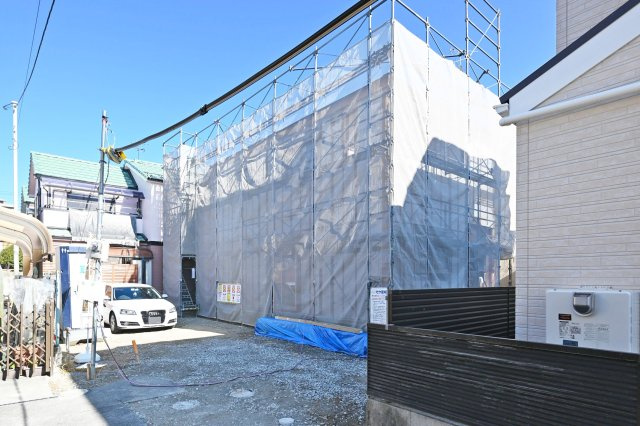 リーブルガーデン梅ノ木1丁目新築一戸建て│2SLDK＋駐車2台可 の外観|阪急伊丹線「新伊丹」駅徒歩5分の好立地！耐震含む住宅性能評価7項目で最上位取得◎の新築戸建が新規分譲開始致しました！同社施工のご案内が即日可能です。皆様からのご連絡を心よりお待ちしております。