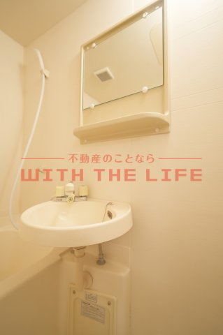 アザレアハイツ葉山【10,000円キャッシュバック対象物件】の浴室|ゆったり過ごせるお風呂です