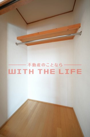 アザレアハイツ葉山【10,000円キャッシュバック対象物件】の収納|収納豊富です