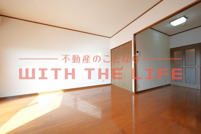 アザレアハイツ葉山【10,000円キャッシュバック対象物件】の内装|過ごしやすい室内です