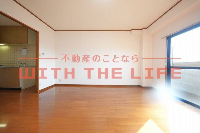 アザレアハイツ葉山【10,000円キャッシュバック対象物件】の内装|きれいな内装です