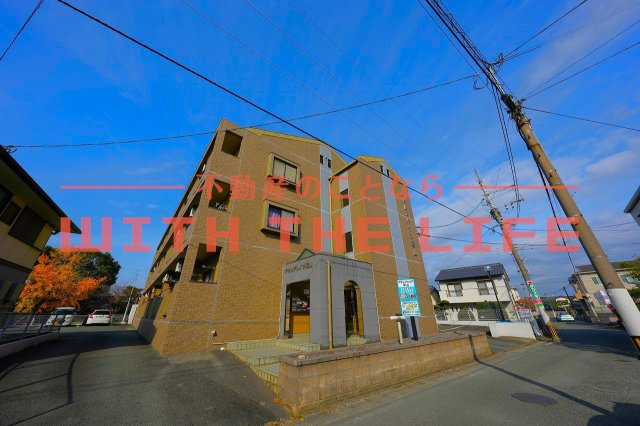 アザレアハイツ葉山【10,000円キャッシュバック対象物件】の外観|落ち着いた雰囲気の外観です