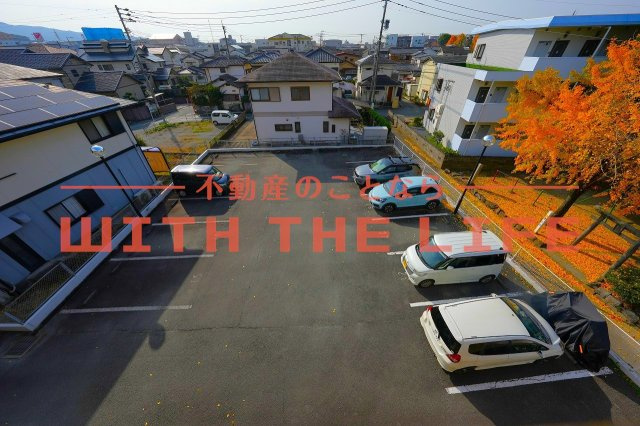 アザレアハイツ葉山【10,000円キャッシュバック対象物件】の駐車場|駐車場があります