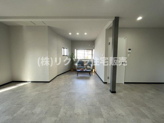 緑町　中古一戸建ての洋室|洋室5.5帖
■物件内覧・資金計画相談・住宅ローン相談、リフォーム相談、お問合せ受付中■
※当日・翌日のご内覧、ご相談はお電話でのお問合せがスムーズです！