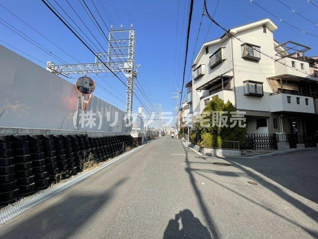 緑町　中古一戸建ての前面道路含む現地写真|■物件内覧・資金計画相談・住宅ローン相談、リフォーム相談、お問合せ受付中■
※当日・翌日のご内覧、ご相談はお電話でのお問合せがスムーズです！