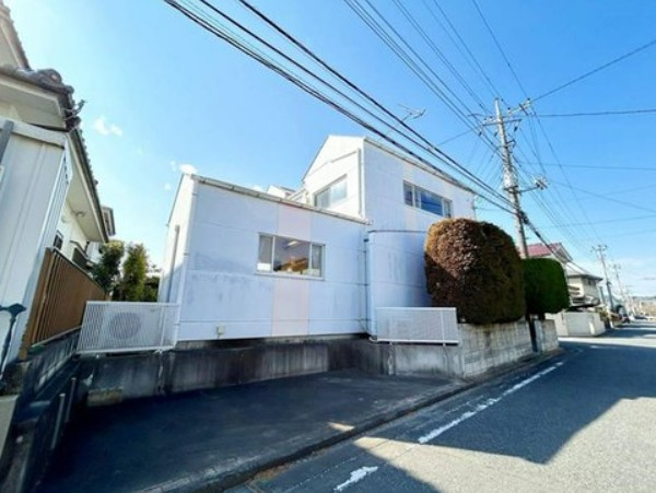 【中古】鶴ヶ島市松ヶ丘５丁目中古住宅の外観|嬉しい都市ガス・本下水です！