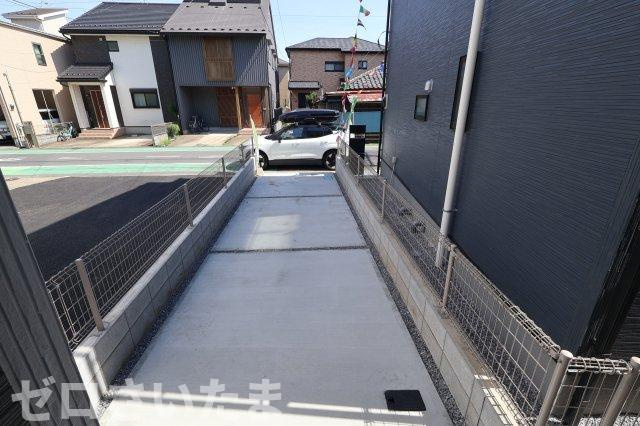 《仲介手数料無料》浦和区領家５丁目10-15新築一戸建てリーブルガーデンの駐車場