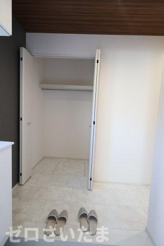 《仲介手数料無料》浦和区領家５丁目10-15新築一戸建てリーブルガーデンの玄関