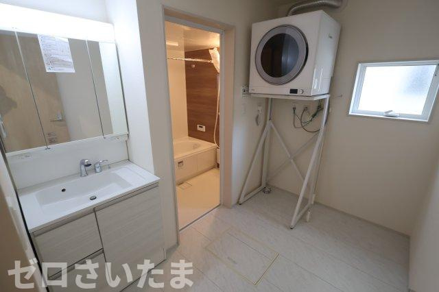 《仲介手数料無料》浦和区領家５丁目10-15新築一戸建てリーブルガーデンのランドリースペース|ガス乾燥機付き
