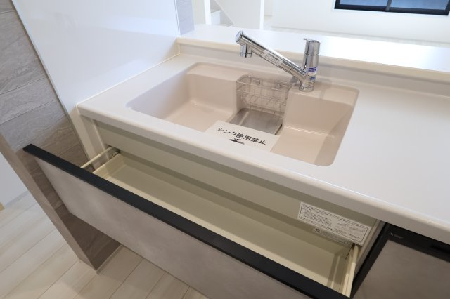 《仲介手数料無料》浦和区領家５丁目10-15新築一戸建てリーブルガーデンのキッチン