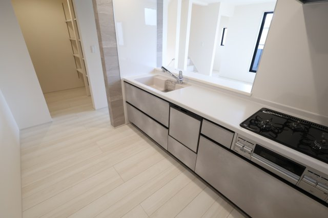 《仲介手数料無料》浦和区領家５丁目10-15新築一戸建てリーブルガーデンのキッチン