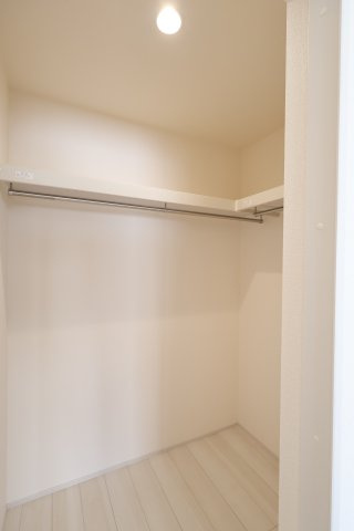 《仲介手数料無料》浦和区領家５丁目10-15新築一戸建てリーブルガーデンの収納