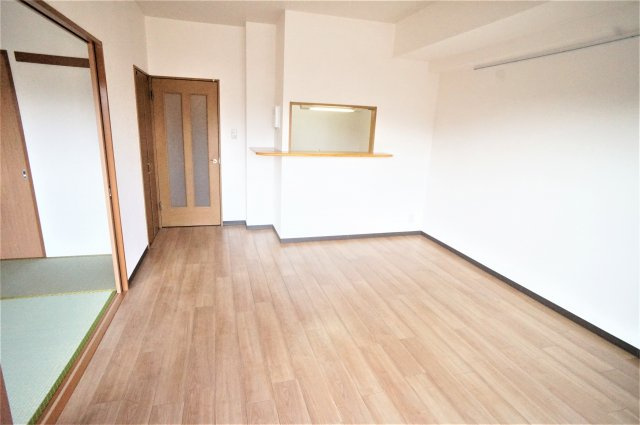 メゾンドソレイユの居間・リビング|日当たりの良いリビングはお勧めですよ