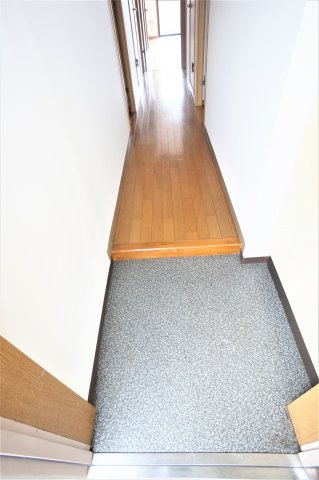 メゾンドソレイユの玄関|シューズボックスがあるので、玄関は広く使えますよ