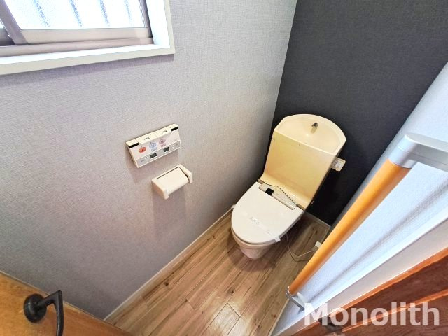 和泉市室堂町戸建のトイレ