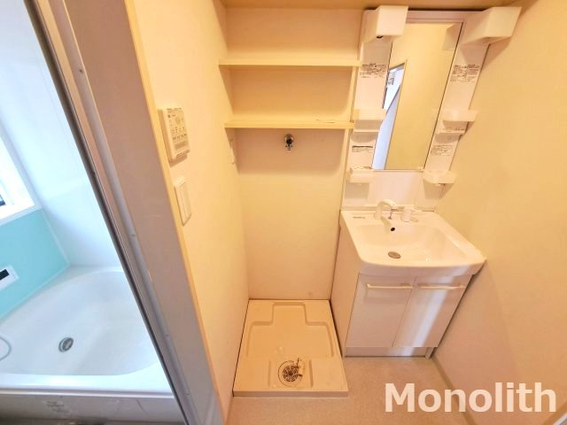 和泉市室堂町戸建の独立洗面台