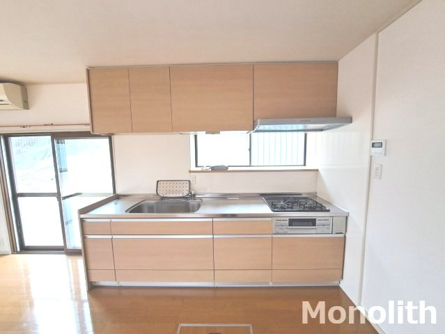 和泉市室堂町戸建のキッチン