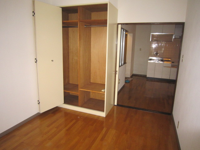 三鷹市井口１丁目の賃貸マンションの収納