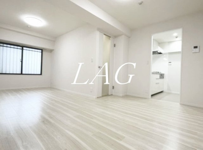 【居間・リビング】 | エスタールビル | 洋室のお部屋です。