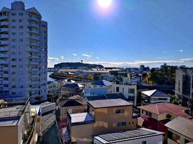 【展望】 | □■ヴェレーナ江ノ島■□ | 南西、北東角部屋！お部屋からは江ノ島、富士山を望むことができます！