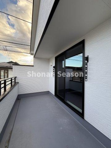 【バルコニー】 | 洗濯物・お布団が気持ち良く乾くバルコニー！
景観にも開放感がございます♪