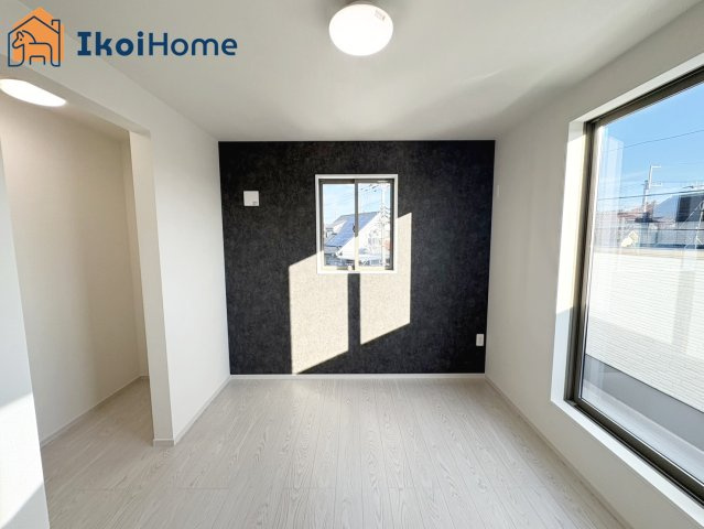 明石市藤江　新築戸建の子供部屋|【ホームページに現地動画掲載中】●年中無休：当日予約可●2面室採光で明るい3F洋室です。